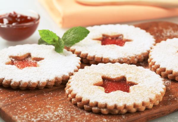 Linzer Cookies