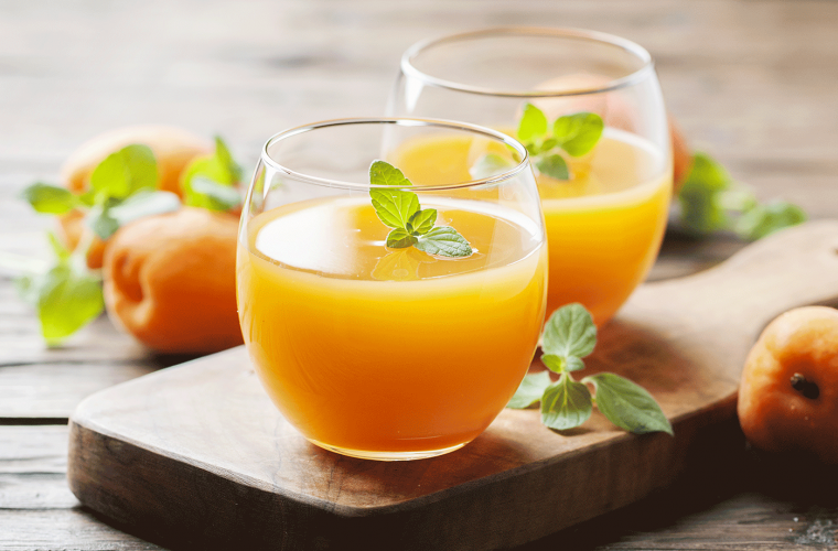 Apri-pome-stachio Martini