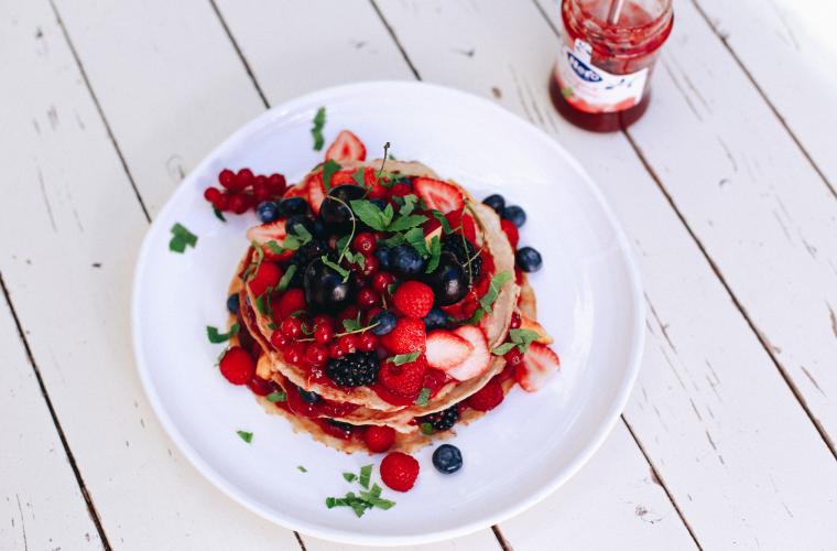 Pancake pie with Hero strawberry jam