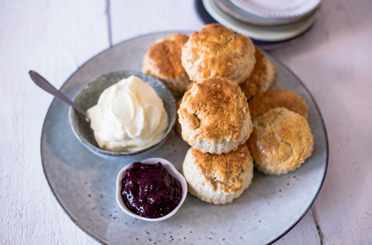 Creamy scones with Hero black cherry jam