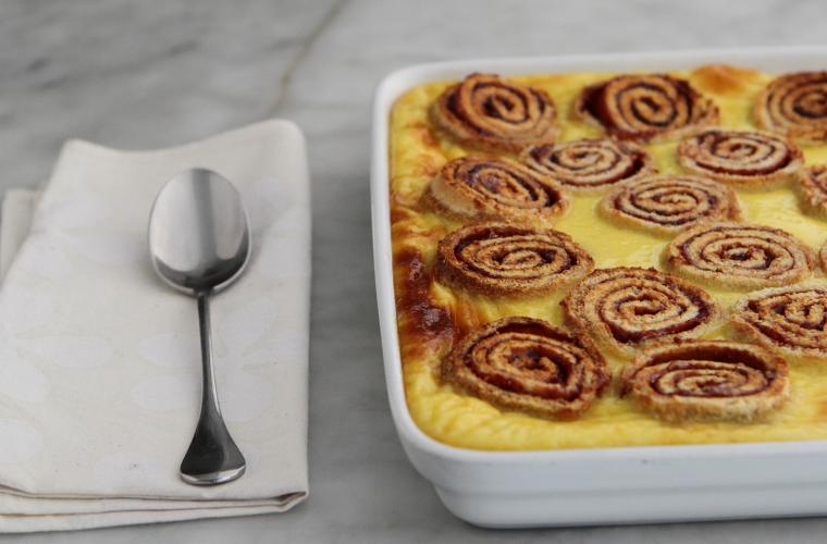 Swiss roll bread & butter pudding